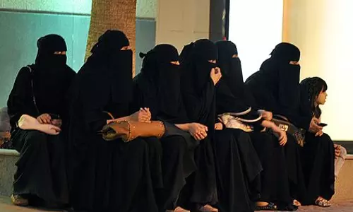 സൗദി അറേബ്യയില്‍ മൊബൈല്‍ മേഖലയില്‍ വനിതകള്‍ക്ക് ജോലി സാധ്യത കൂട്ടുന്നു