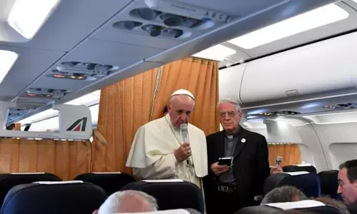 സ്വവര്ഗാനുരാഗികളോട് കത്തോലിക്കാ സഭ ക്ഷമ ചേദിക്കണമെന്ന് ഫ്രാന്സിസ് മാര്പ്പാപ്പ സ്വവര്ഗാനുരാഗികളോട് കത്തോലിക്കാ സഭ ക്ഷമ ചേദിക്കണമെന്ന് ഫ്രാന്സിസ് മാര്പ്പാപ്പ