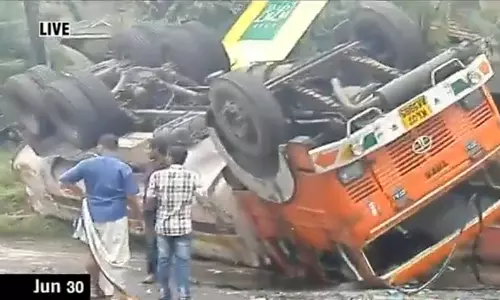 താനൂരില്‍ ടാങ്കര്‍ ലോറി മറിഞ്ഞു