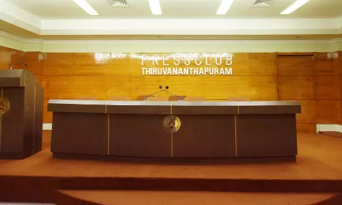 മുതിര്‍ന്ന മാധ്യമപ്രവര്‍ത്തകരെ ആദരിച്ചു