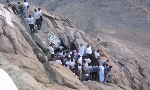 ഹജ്ജിന്റെ ചടങ്ങുകള്‍ അവസാനിച്ചു; പുണ്യകേന്ദ്രങ്ങള്‍ സന്ദര്‍ശിച്ച് ഹാജിമാര്‍