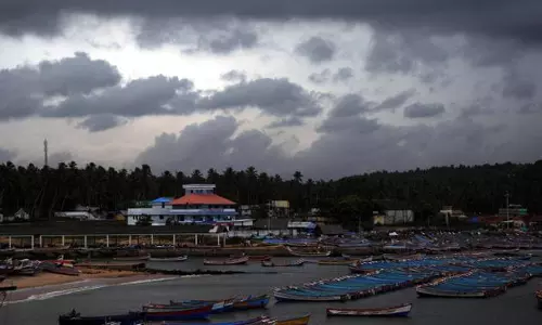 കേരള തീരത്ത് ശക്തമായ കാറ്റിന് സാധ്യത