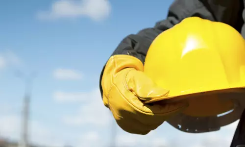 യുഎഇയിലെ നിര്മാണ കമ്പനികളില് സ്വദേശി ഓഫീസറുടെ സാന്നിധ്യം നിര്ബന്ധമാക്കുന്നു യുഎഇയിലെ നിര്മാണ കമ്പനികളില് സ്വദേശി ഓഫീസറുടെ സാന്നിധ്യം നിര്ബന്ധമാക്കുന്നു