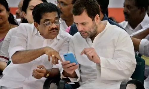 നേതൃമാറ്റം ഉടനില്ല; കോണ്‍ഗ്രസ് നേതൃയോഗം സമാപിച്ചു