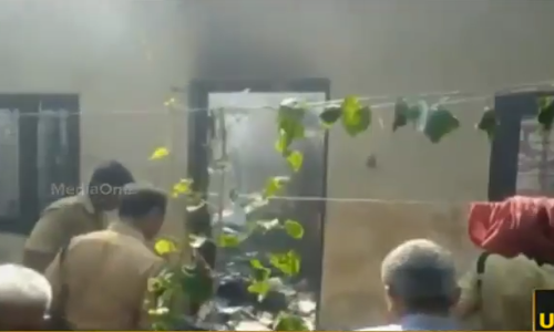ആലപ്പുഴ നഗരത്തിൽ വീട് കത്തി നശിച്ചു