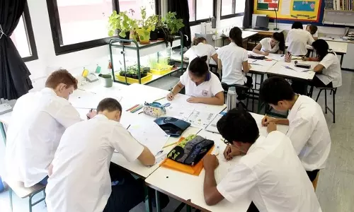 യുഎഇയില്‍ വിദ്യാര്‍ഥികള്‍ക്ക് ജോലിചെയ്യാന്‍ അനുമതി