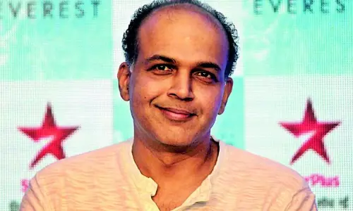 സ്കൂള്‍ കാലഘട്ടത്തില്‍ ചരിത്രത്തില്‍ താന്‍ പരാജയപ്പെട്ടിരുന്നതായി അശുതോഷ് ഗൌരികര്‍