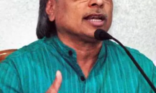 കമല്‍ ചലച്ചിത്ര അക്കാദമി അധ്യക്ഷനായി ചുമതലയേറ്റു