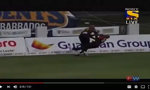 ഫീല്‍ഡിങിനിടെ സഹതാരവുമായി കൂട്ടിയിടിച്ച് വെസ്റ്റിന്‍ഡീസ് താരത്തിന് ഗുരുതര പരിക്ക്