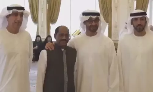 അബൂദബി കിരീടാവകാശിയുടെ കൊട്ടാരത്തില്‍ സേവനമനുഷ്ഠിച്ച മലയാളി ജീവനക്കാരന് രാജകീയ യാത്രയയപ്പ്