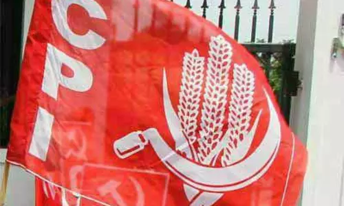 സിപിഐ മന്ത്രിമാരുടെ ഓഫീസില്‍ സംഘ്പരിവാറുകാര്‍ നുഴഞ്ഞു കയറുന്നുവെന്ന് വിമര്‍ശം