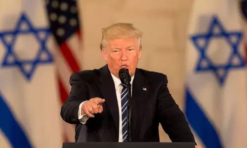 ഫലസ്തീന് അമേരിക്കയെ നിന്ദിച്ചു; ഇങ്ങനെ ആയാല് സമാധാന ചര്ച്ച മുന്നോട്ടുപോകില്ലെന്ന് ട്രംപ് ഫലസ്തീന് അമേരിക്കയെ നിന്ദിച്ചു; ഇങ്ങനെ ആയാല് സമാധാന ചര്ച്ച മുന്നോട്ടുപോകില്ലെന്ന് ട്രംപ്