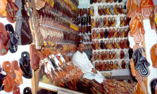 സൌദിയിലെ കച്ചവട സ്ഥാപനങ്ങള്‍ രാത്രി ഒന്‍പത് മണിക്ക് അടക്കാനുള്ള നീക്കം അപ്രായോഗികം