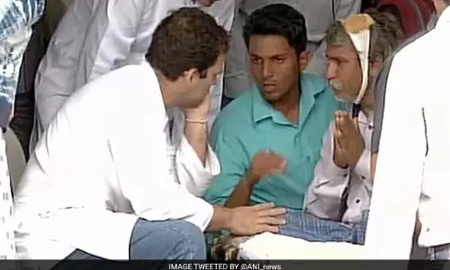 ദലിത് യുവാക്കള്‍ക്ക് മര്‍ദനം; രാഹുല്‍ ഗാന്ധി ഉനയിലെത്തി