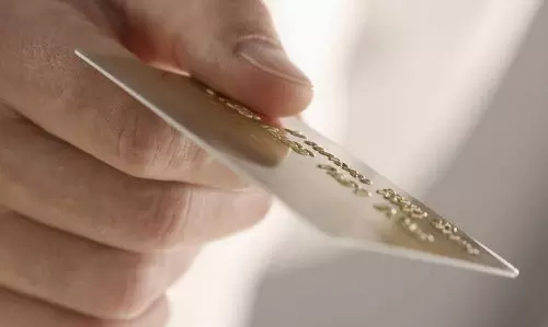 ക്രഡിറ്റ് കാര്‍ഡ് ഉപയോഗിക്കുന്നവരില്‍നിന്ന് അധിക ഫീസ് ഈടാക്കിയാല്‍ പിഴ