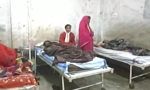 രണ്ടാമതും കറി ചോദിച്ചു; പാചകക്കാരി ചൂടുള്ള ദാല് വിദ്യാര്ഥിയുടെ മുഖത്തൊഴിച്ചു രണ്ടാമതും കറി ചോദിച്ചു; പാചകക്കാരി ചൂടുള്ള ദാല് വിദ്യാര്ഥിയുടെ മുഖത്തൊഴിച്ചു