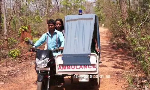 ഒരു നാട് മുഴുവന്‍‍‍ നന്ദിപറയുന്നു ഈ മോട്ടോര്‍ബൈക്ക് ആംബുലന്‍സിനോട്