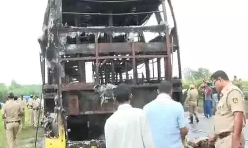 ബംഗളൂരുവില്‍ ഓടിക്കൊണ്ടിരുന്ന ബസിന് തീപിടിച്ച് മൂന്നു പേര്‍ മരിച്ചു