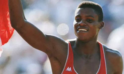 ഒളിമ്പിക്സുകളില്‍ സ്വര്‍ണവേട്ട നടത്തിയ കാള്‍ ലൂയിസ്