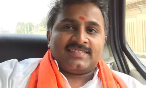 ഇത് മുന്നറിയിപ്പ്; ഇനിയും തല്ലുകിട്ടിയേക്കും  വീണ്ടും വിദ്വേഷ പോസ്റ്റുമായി പ്രതീഷ് വിശ്വനാഥ്