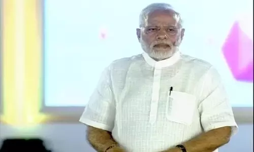 പശുക്കള്‍ ചാകുന്നത് പ്ലാസ്റ്റിക് ഭക്ഷിച്ച്; പശു സംരക്ഷകര്‍ക്കെതിരെ ആഞ്ഞടിച്ച് മോദി