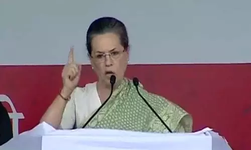 യുപിയില്‍ സോണിയാഗാന്ധിയുടെ റോഡ്ഷോയ്ക്ക് തുടക്കം