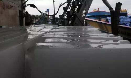 ട്രോളിങ് നിരോധം അവസാനിച്ചു; ചാകര എത്തിയില്ല