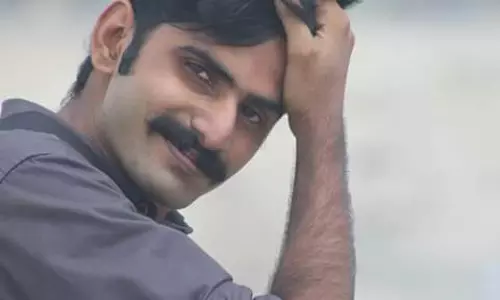 നിലമ്പൂരില് ബസ് കുടുംബശ്രീ സ്ഥാപനത്തിലേക്ക് ഇടിച്ചുകയറി യുവാവ് മരിച്ചു നിലമ്പൂരില് ബസ് കുടുംബശ്രീ സ്ഥാപനത്തിലേക്ക് ഇടിച്ചുകയറി യുവാവ് മരിച്ചു