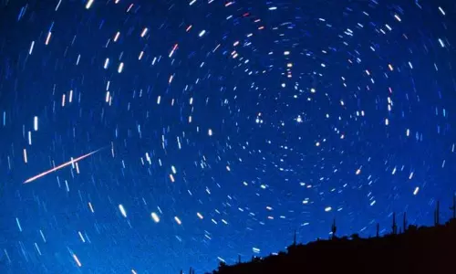 നക്ഷത്രങ്ങള്‍ ഭൂമിയിലേക്ക് വരുന്നതുപോലെ; നൂറ്റാണ്ടിലെ ഏറ്റവും വലിയ ഉല്‍ക്കാവര്‍ഷം ഇന്ന് രാത്രി