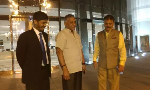 ജിദ്ദയിലെ തൊഴിലാളികളുടെ ശമ്പളക്കുടിശ്ശികയും ആനുകൂല്യങ്ങളും എംബസി ഇടപെട്ട് വാങ്ങിത്തരുമെന്ന് വികെ സിംഗ് ജിദ്ദയിലെ തൊഴിലാളികളുടെ ശമ്പളക്കുടിശ്ശികയും ആനുകൂല്യങ്ങളും എംബസി ഇടപെട്ട് വാങ്ങിത്തരുമെന്ന് വികെ സിംഗ്