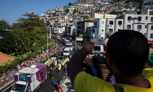 കയ്യെത്തുംദൂരത്തായിട്ടും ഒളിമ്പിക് സന്തോഷം ഫവേലകള്ക്ക് അന്യം കയ്യെത്തുംദൂരത്തായിട്ടും ഒളിമ്പിക് സന്തോഷം ഫവേലകള്ക്ക് അന്യം