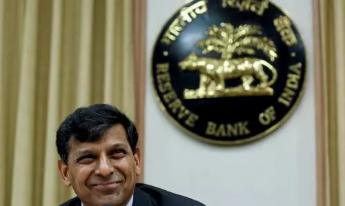 മുഖ്യ നിരക്കുകളില് മാറ്റമില്ലാതെ റിസര്വ്വ് ബാങ്ക് വായ്പാ നയം പ്രഖ്യാപിച്ചു മുഖ്യ നിരക്കുകളില് മാറ്റമില്ലാതെ റിസര്വ്വ് ബാങ്ക് വായ്പാ നയം പ്രഖ്യാപിച്ചു