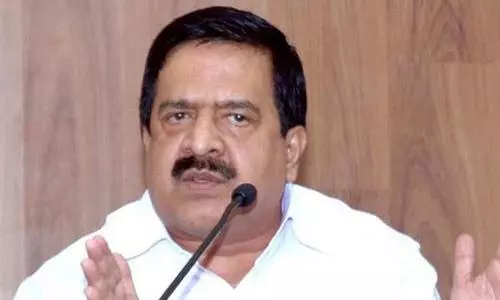 മദ്യ നയം പരാജയമെന്ന് ചെന്നിത്തല; പാര്‍ട്ടി നിലപാടില്‍ മാറ്റമുണ്ടാകില്ലെന്ന് സുധീരന്‍