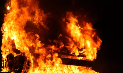 പെരുമ്പാവൂര്‍ കണ്ടന്തറയില്‍ വന്‍ തീപിടുത്തം