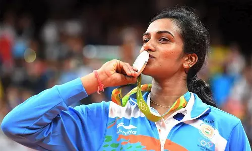 സിന്ധുവിന് ഇനി ഐസ്ക്രീം കഴിക്കാം, ഫോണ്‍ ഉപയോഗിക്കാം