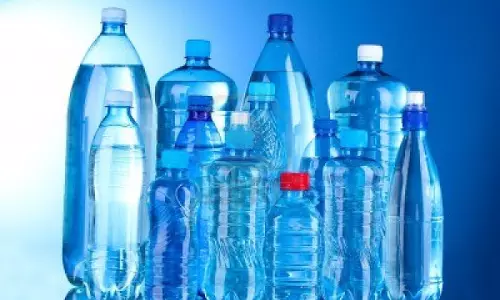 പ്ലാസ്റ്റിക് കുപ്പികളില്‍ വെള്ളം കുടിയ്ക്കുന്നവര്‍ ജാഗ്രതൈ