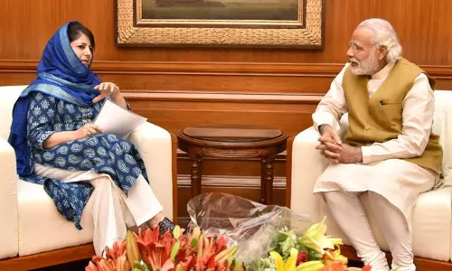 കശ്മീര്‍ പ്രശ്നപരിഹാരത്തിന് വാജ്പേയ് സര്‍ക്കാര്‍ സ്വീകരിച്ച നടപടികള്‍ തുടരണമെന്ന് മോദിയോട് മെഹബൂബ മുഫ്തി