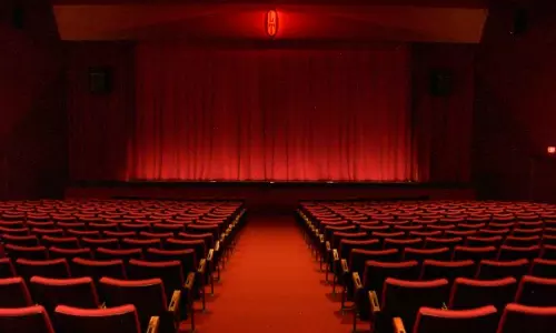 മള്ട്ടിപ്ലക്സുകളില് ഭക്ഷ്യവസ്തുക്കള്ക്ക് അമിതവില; ലീഗല് മെട്രോളജി വകുപ്പ് കേസെടുത്തു മള്ട്ടിപ്ലക്സുകളില് ഭക്ഷ്യവസ്തുക്കള്ക്ക് അമിതവില; ലീഗല് മെട്രോളജി വകുപ്പ് കേസെടുത്തു