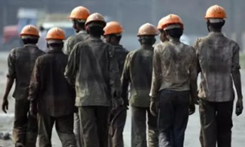 വിമാന ടിക്കറ്റ് നല്‍കാന്‍ നിര്‍ദേശമില്ല ;നോര്‍ക്കക്ക് ലഭിച്ചി‌ട്ടുള്ള നിര്‍ദേശം ട്രെയിന്‍ ടിക്കറ്റ് നല്‍കാന്‍