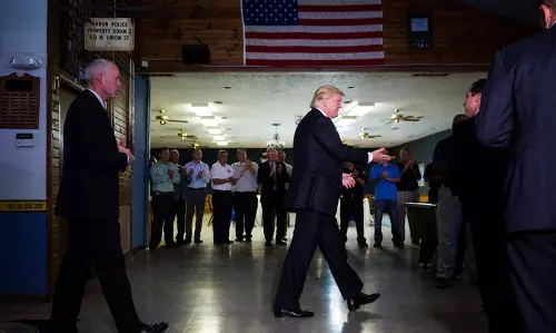 ഡൊണാള്‍ഡ് ട്രംപ് കുടിയേറ്റക്കാരോടുള്ള നിലപാട് മയപ്പെടുത്തുന്നു