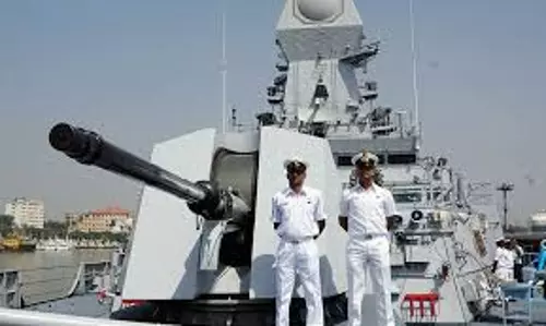 അതിര്ത്തിയിലെ സംഘര്ഷാവസ്ഥ: കൊച്ചിയില് നാവികസേനയുടെ നേതൃത്വത്തില് സംയുക്തയോഗം അതിര്ത്തിയിലെ സംഘര്ഷാവസ്ഥ: കൊച്ചിയില് നാവികസേനയുടെ നേതൃത്വത്തില് സംയുക്തയോഗം