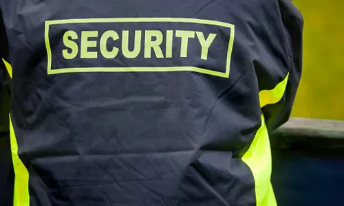 തിരുവനന്തപുരത്ത്  ബാങ്ക് സെക്യൂരിറ്റി ജീവനക്കാരന് മര്‍ദ്ദനമേറ്റു