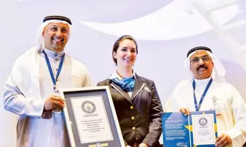 ഏറ്റവും കൂടുതല് വസ്ത്രങ്ങള് ശേഖരിച്ച് വിതരണം ചെയ്തതിനുള്ള ഗിന്നസ് റെക്കോഡ് ദുബൈക്ക് ഏറ്റവും കൂടുതല് വസ്ത്രങ്ങള് ശേഖരിച്ച് വിതരണം ചെയ്തതിനുള്ള ഗിന്നസ് റെക്കോഡ് ദുബൈക്ക്