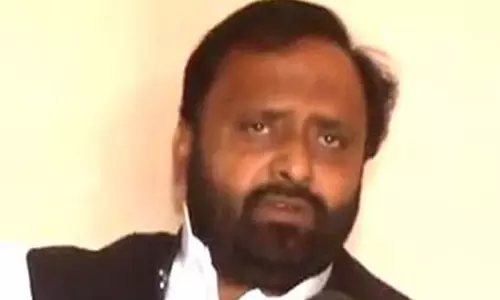 പുരുഷന് സ്ത്രീക്ക് ഹസ്തദാനം ചെയ്യുന്നത് തെറ്റെന്ന് ഉത്തര് പ്രദേശ് മന്ത്രി പുരുഷന് സ്ത്രീക്ക് ഹസ്തദാനം ചെയ്യുന്നത് തെറ്റെന്ന് ഉത്തര് പ്രദേശ് മന്ത്രി