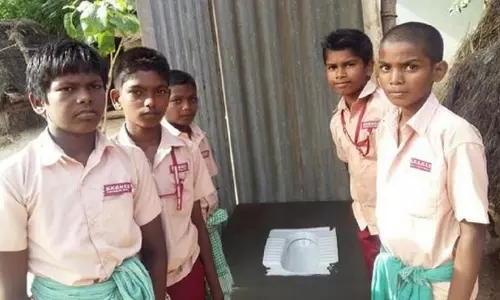 എട്ടാംക്ലാസുകാരന് ശൌചാലയം നിര്‍മിച്ചുകൊടുത്ത് 4 സഹപാഠികള്‍