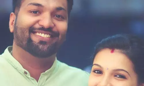 നടി അമ്മയായ വാര്ത്തക്കെതിരെ മോശം കമന്റിട്ട മനോരോഗികള്ക്ക് ചുട്ട മറുപടിയുമായി ഭര്ത്താവ് നടി അമ്മയായ വാര്ത്തക്കെതിരെ മോശം കമന്റിട്ട മനോരോഗികള്ക്ക് ചുട്ട മറുപടിയുമായി ഭര്ത്താവ്