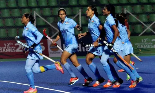 ഇനിയും മെഡല്‍ കിട്ടും !; ഇന്ത്യന്‍ വനിതാ ഹോക്കി താരങ്ങള്‍ക്ക് ട്രയിനില്‍ തറ ടിക്കറ്റ്