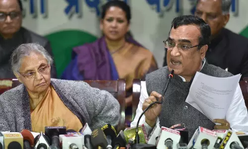 ഡല്‍ഹി സര്‍ക്കാരിന്റെ മൂന്നാം വാര്‍ഷികത്തില്‍ ആരോപണ പ്രത്യാരോപണവുമായി എഎപിയും കോണ്‍ഗ്രസും