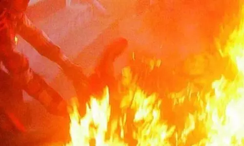 പത്തനംതിട്ടയില്‍ പടക്കപ്പുരക്ക് തീപിടിച്ച് രണ്ട് പേര്‍ മരിച്ചു