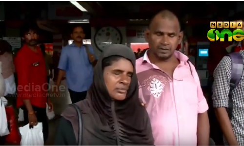 പണിമുടക്ക് ദിനത്തില്‍ അന്ധദമ്പതികള്‍ക്ക് പൊലീസിന്റെ കൈതാങ്ങ്